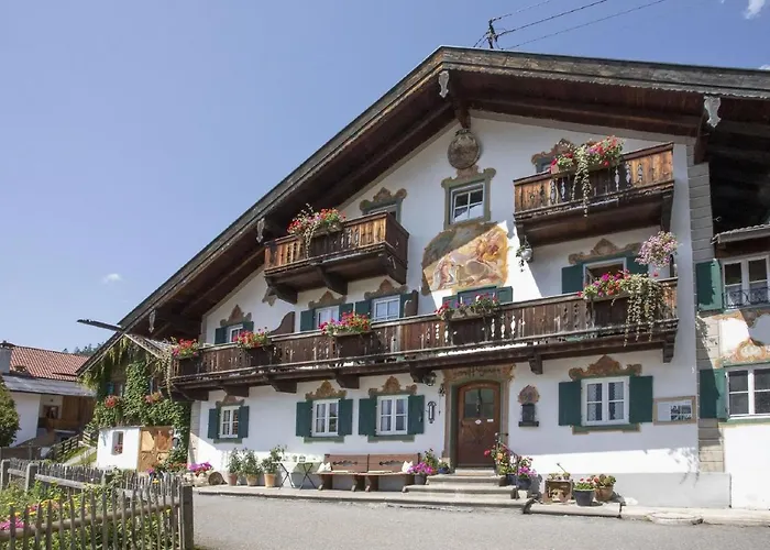 Haus Holler Апартаменты *